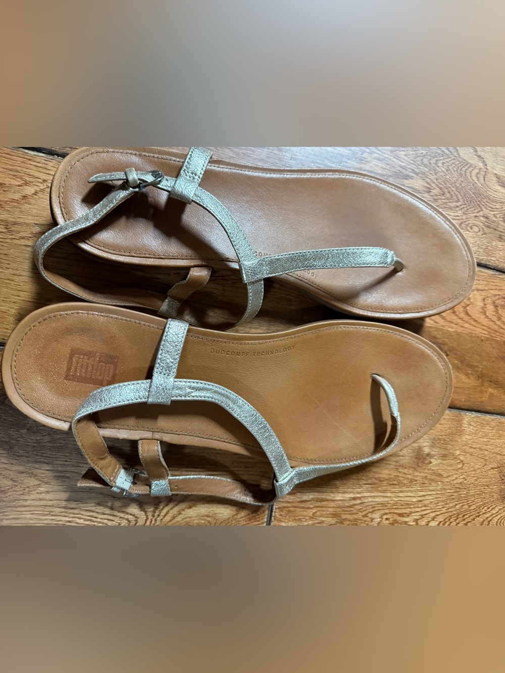 Fitflop Metallic Silver Leather T-Strap Sandals